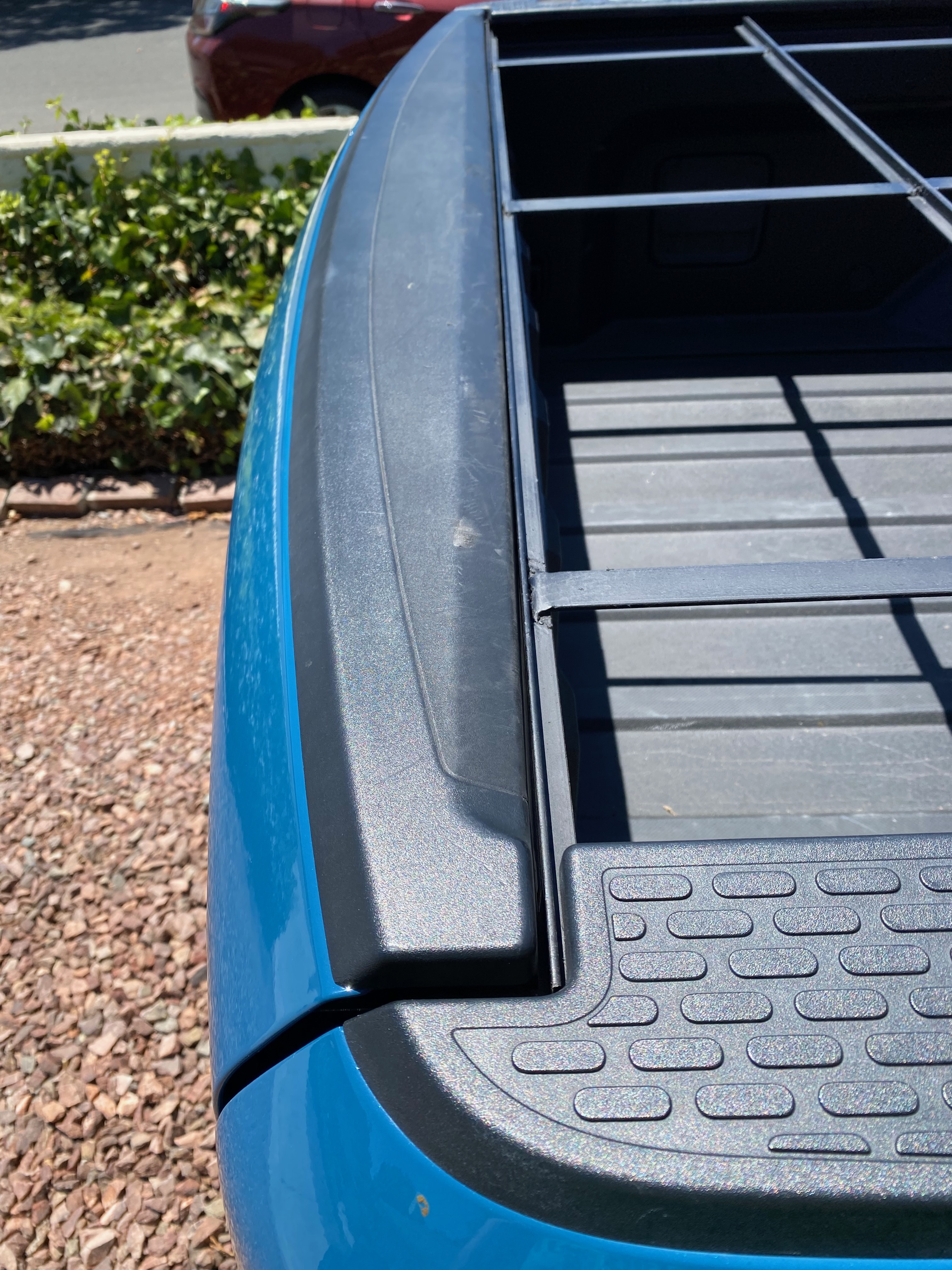 Closed-end bed-length fit.